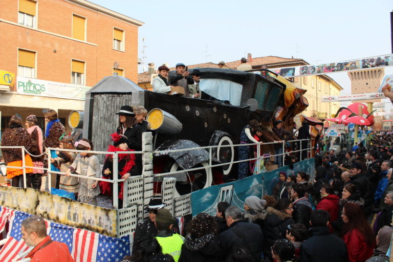 Il Carnevale Dei Ragazzi A Piumazzo Di Castelfranco Emilia Modena Bimbi