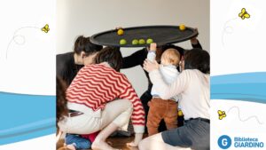 Mani piedi occhi, laboratorio per bambini e genitori in biblioteca (0/3 anni) @ Biblioteca Villaggio Giardino